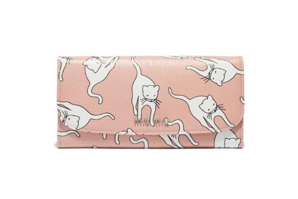 ミュウミュウの新宿伊勢丹ポップアップ。ERI WAKIYAMAとのコラボプリント柄を限定販売