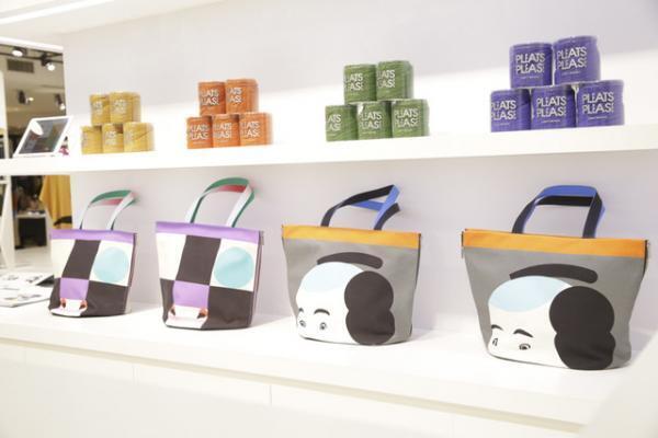 イッセイ ミヤケ、新宿伊勢丹に田中一光作品をモチーフとした新シリーズ扱うポップアップをオープン