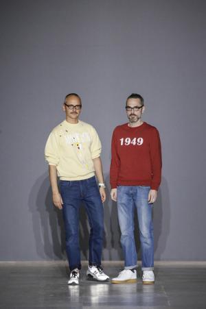 ポロシャツに由来するヴィクター＆ロルフの彫刻的ファッション【2016春夏クチュール】