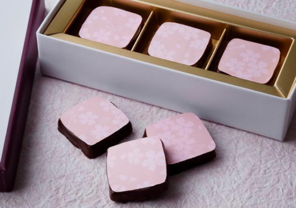 パレスホテル東京に春の訪れを告げる“桜スイーツ”が登場
