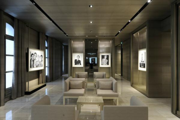 ジョルジオ・アルマーニが4人の元祖スーパーモデルで表現した普遍的な“美”