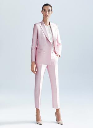 サプールにインスパイアされたマックスマーラのジャケットコレクションが新宿伊勢丹を皮切りに展開スタート