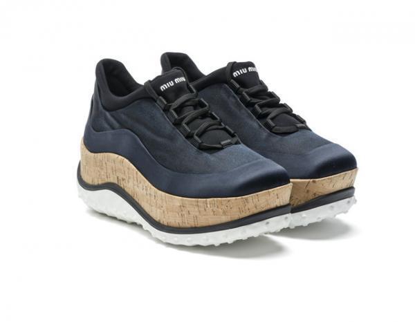 ミュウミュウ、新宿伊勢丹で“ハリネズミ”や“海の生き物”からインスパイアされた新作シューズを発売