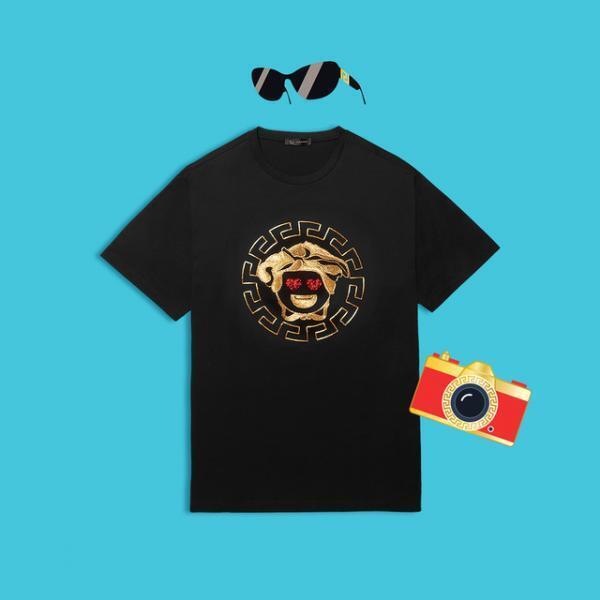 ヴェルサーチがバレンタインデーに向けてEMOJIアプリをローンチ