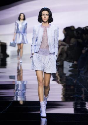 “葵の花”のベールを纏う、ジョルジオ アルマーニ プリヴェ【2016春夏クチュール】