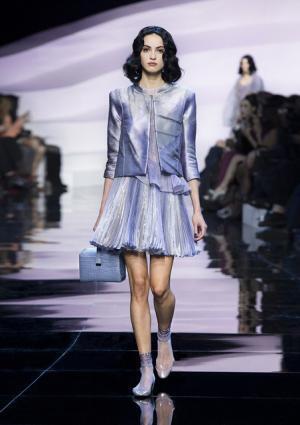 “葵の花”のベールを纏う、ジョルジオ アルマーニ プリヴェ【2016春夏クチュール】