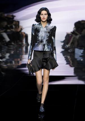 “葵の花”のベールを纏う、ジョルジオ アルマーニ プリヴェ【2016春夏クチュール】