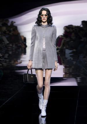 “葵の花”のベールを纏う、ジョルジオ アルマーニ プリヴェ【2016春夏クチュール】