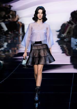 “葵の花”のベールを纏う、ジョルジオ アルマーニ プリヴェ【2016春夏クチュール】