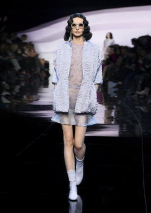 “葵の花”のベールを纏う、ジョルジオ アルマーニ プリヴェ【2016春夏クチュール】