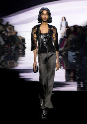 “葵の花”のベールを纏う、ジョルジオ アルマーニ プリヴェ【2016春夏クチュール】