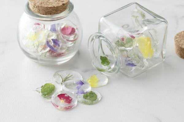 パレスホテル東京のホワイトデー、エディブルフラワーのおはじきキャンディーやロリ・ポップショコラ