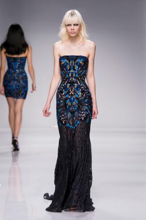 人間工学に基づく、アトリエ ヴェルサーチの美への追求【2016春夏クチュール】