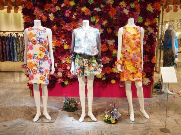 新宿伊勢丹が蜷川実花の彩るデジタルフラワーで春満開！ファッションとデジタルの融合で魅せる