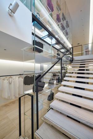 HaaT青山店がリニューアル、空間デザインは吉岡徳仁。オープン記念に90年代復刻アイテムも