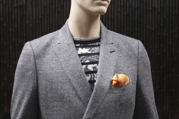 空港、キャビン、ホテルをエレガントにチェックインするジェットセッターのためのコンフォートスタイル