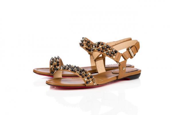 クリスチャン ルブタン、“ディナーデートのテーブルの下”が舞台のユニークなムービー公開