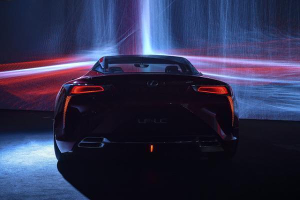 レクサスがコラボするデジタル進化の空間アート。メディア アンビション トーキョー2016開幕