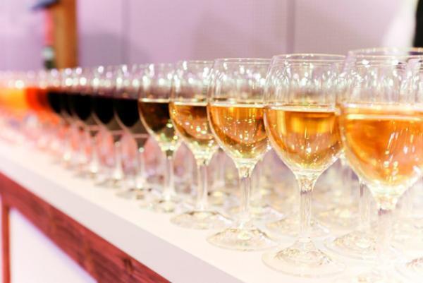 アートなお花見パーティー「美と、花あそび。2016」が、銀座の資生堂花椿ホールで開催