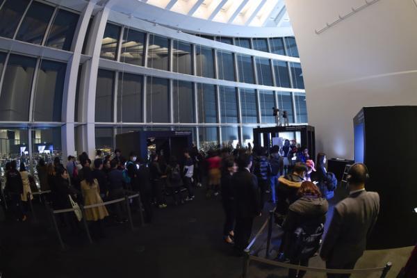 ライゾマ実験建築、ノースフェイスのクモの糸パーカー、Olgaの導電性接着剤ウェアなど近未来が広がるMAT LAB