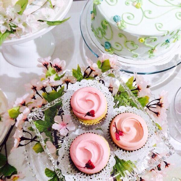 マグノリアベーカリーから春限定、桜色の「サクラカップケーキ」が登場