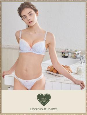 アナ スイ&ケイタマルヤマ、雑貨の新ブランドをローンチ。三越伊勢丹各店で販売