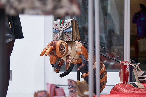 ミケーレが描くグッチの楽園「グッチ ガーデン」がDSMGに。オープニングには萬波ユカ、入夏らが来場