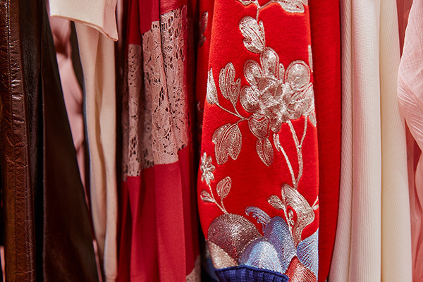 ミケーレが描くグッチの楽園「グッチ ガーデン」がDSMGに。オープニングには萬波ユカ、入夏らが来場