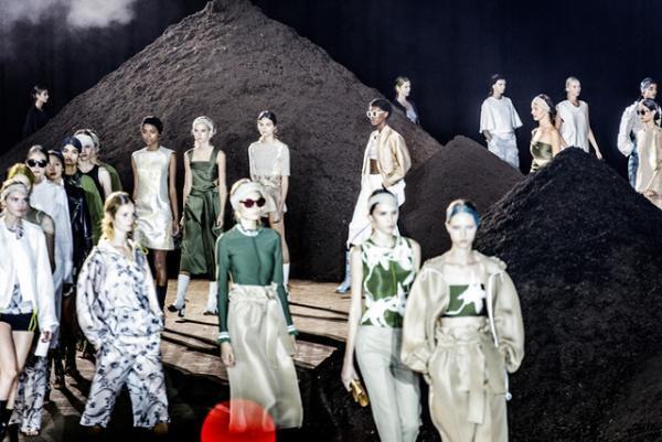 3.1 フィリップ リムデザイナーの特別講演会が早稲田大学で開催。CEOとブランド創業から生い立ちまでを語る