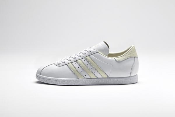 アディダス オリジナルス×ホワイトマウンテニアリングから2種類の新作。本日よりオンラインで先行受注発売