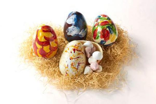 マシュマロやチョコレートが詰まったチョコエッグでお祝い！グランド ハイアット 東京のイースター