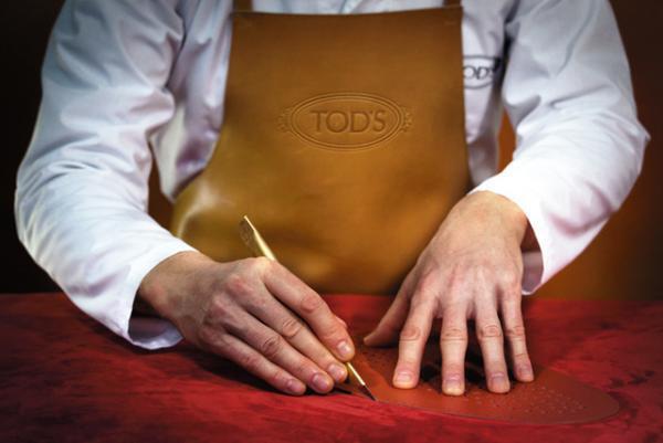 トッズがアイコンシューズ「ゴンミーニ」の日本限定モデルを9日に発売。新宿伊勢丹限定モデルのトートも登場