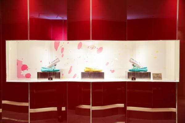 トッズがアイコンシューズ「ゴンミーニ」の日本限定モデルを9日に発売。新宿伊勢丹限定モデルのトートも登場