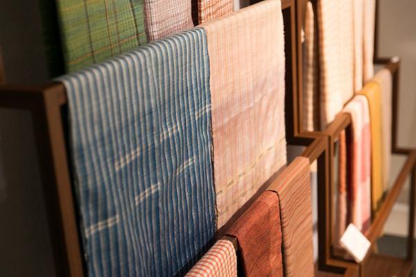 人間国宝・志村ふくみが色と織で紡いだ大規模展「志村ふくみ―母衣（ぼろ）への回帰―」の全貌と見所【展覧会レポート】