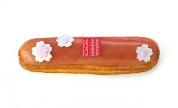 フォションから春限定、砂糖細工の桜が舞う“お花見エクレア”