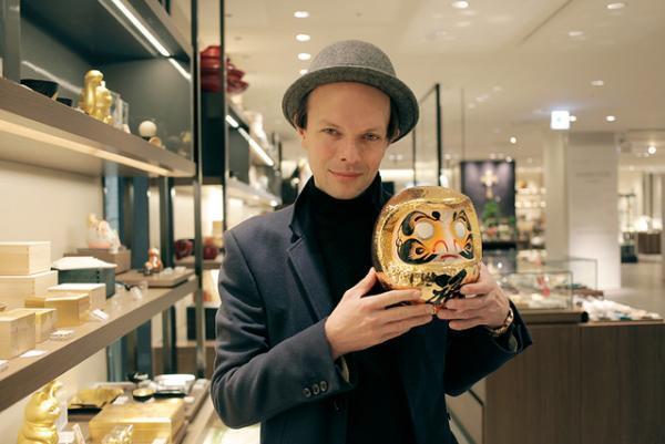 【銀座再発見】ギャラリーや老舗文具店を巡りクリエーションのヒントを探す街ーアートディレクターのプシエメク・ソブツキ(PR)