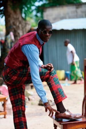 世界一おしゃれで優雅な紳士達“サプール”の写真展「THE SAPEUR －コンゴで出会った世界一おしゃれなジェントルマン－」が開催