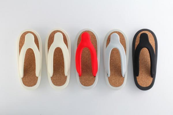 白金台BIOTOPで、祇園の老舗履物店「ない藤」手がけるビーチサンダルJOJOがポップアップ。横須賀功光の写真展も同時開催