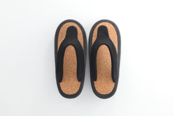 白金台BIOTOPで、祇園の老舗履物店「ない藤」手がけるビーチサンダルJOJOがポップアップ。横須賀功光の写真展も同時開催