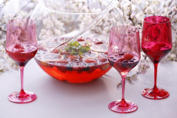 桜の名所をシャンパン片手にめぐる「お花見 CHANDON」、今年も中目黒に期間限定バー