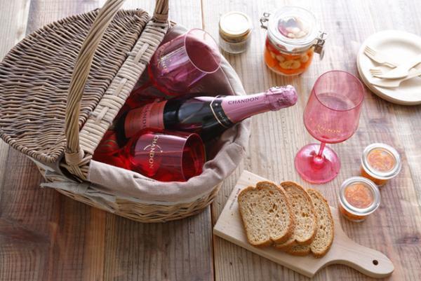 桜の名所をシャンパン片手にめぐる「お花見 CHANDON」、今年も中目黒に期間限定バー