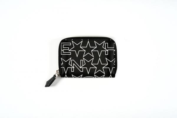 ジバンシィ バイ リカルド ティッシ2016春夏からブランド初のモノグラムコレクション