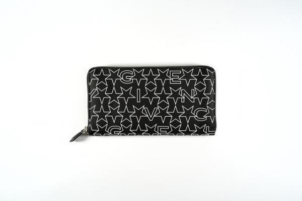 ジバンシィ バイ リカルド ティッシ2016春夏からブランド初のモノグラムコレクション