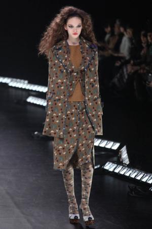 「ファッションはファンタジー」ケイタ マルヤマが誘う夢の中の夜会【16-17AWウィメンズ】