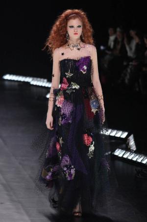 「ファッションはファンタジー」ケイタ マルヤマが誘う夢の中の夜会【16-17AWウィメンズ】