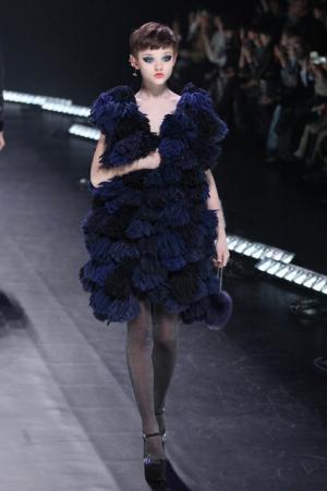 「ファッションはファンタジー」ケイタ マルヤマが誘う夢の中の夜会【16-17AWウィメンズ】