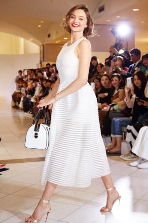 ミランダ・カーが閉店後の新宿伊勢丹に！サマンサタバサ×伊勢丹による一夜限りのファッションショー