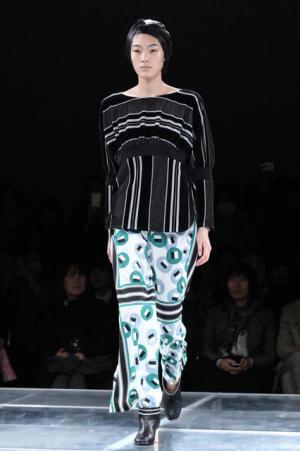 ミントデザインズ、ポストモダンに魅せられた近未来【16-17AWウィメンズ】