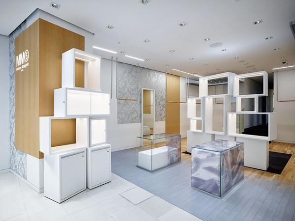 エムエム6 メゾン マルジェラが表参道ヒルズに日本初の旗艦店をオープン。26日までデジタルインスタレーションも