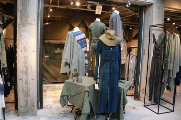 グレッグ・ローレン来日、“贅沢なシャビー”コレクションの期間限定店オープン